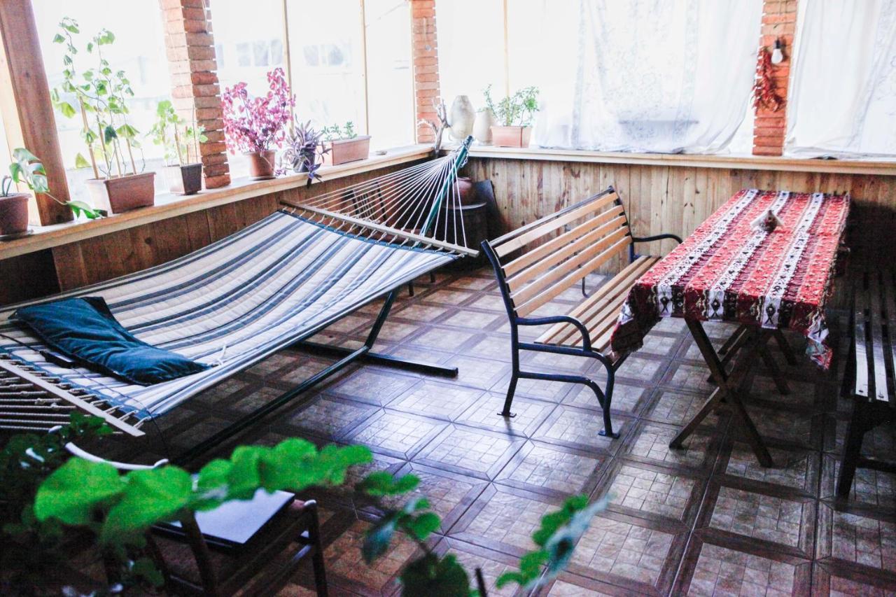 Family Mini-Hotel Martirosyan'S And Tours Jerevan Buitenkant foto